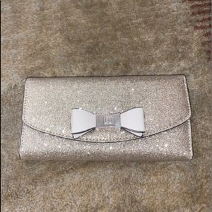 Gold sparkly wallet✨🎀